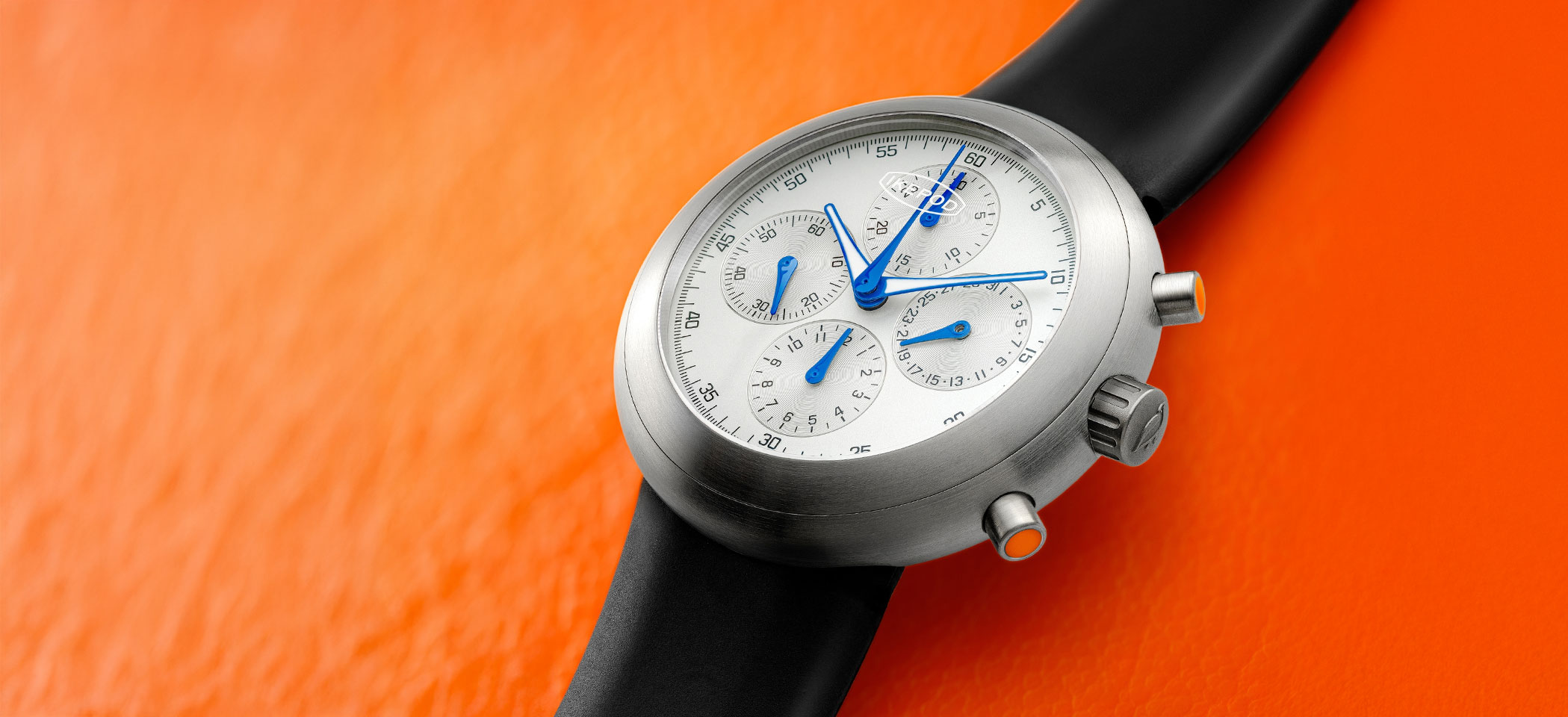 MEGAPOD HOUR GLASS M006 Zaha